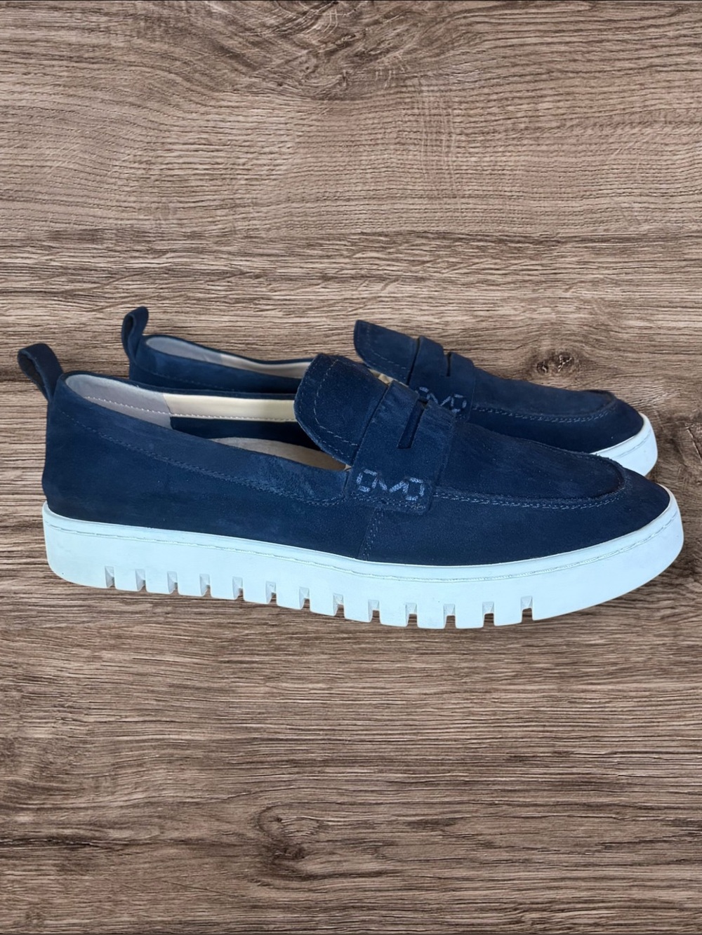 Vionic Uptown Suede Loafers Navy Blue / White Sole Size 9 - Excellent Condition!